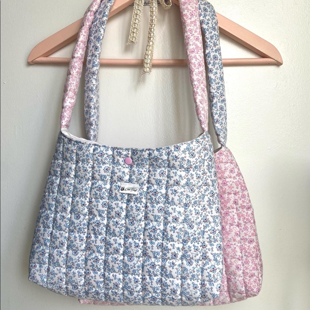 Mix n match puffy purses☁️